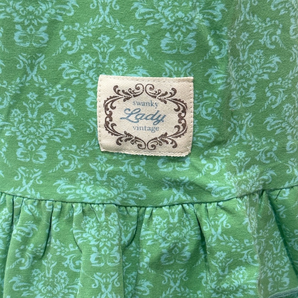 Damask Ruffle Capri - Picture 4 of 6